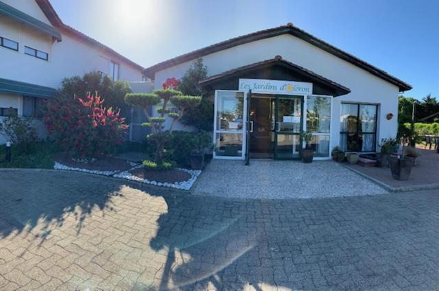 Les Jardins D'Oleron Hotel แซ็ง ปิแอร์ ดิ โอเลรอง ภายนอก รูปภาพ
